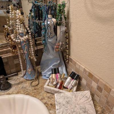 Sale Photo Thumbnail #568