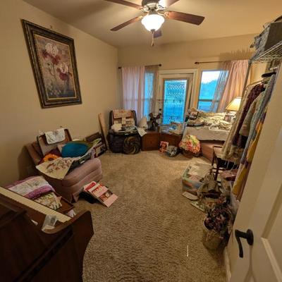 Sale Photo Thumbnail #576
