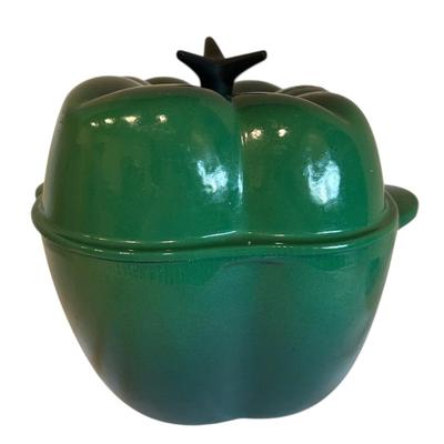Le Creuset Green Bell Pepper Cast Iron Dutch Oven