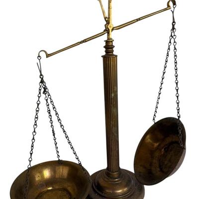 Vintage Brass Scale (missing a chain) 