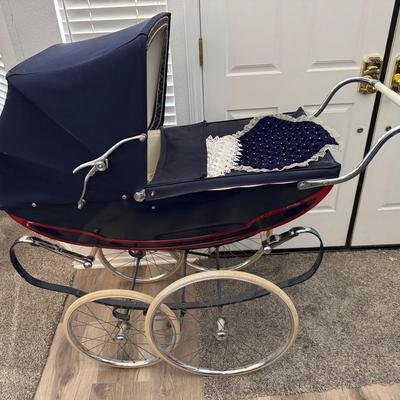 Royale Baby Pram – Classic Navy Carriage with Chrome Frame & Large Spoked Wheels