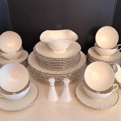 Lenox Weatherly Dinnerware (LR)