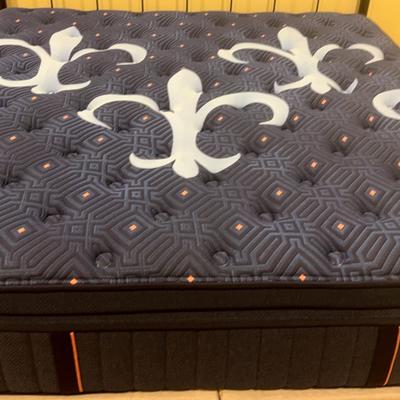 Stearns And Foster Lux Estate Pillow Top California King Mattress And Box Springs 