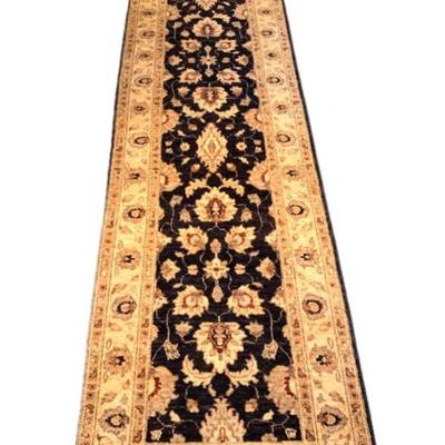 Large Hallway Runner Rug Lot 1: Black/Tan