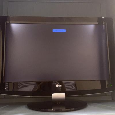 LG TV 32 Inch HDTV Model 32LB9D
