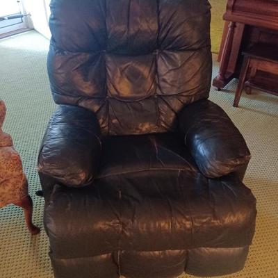 Sale Photo Thumbnail #291: Leather recliner