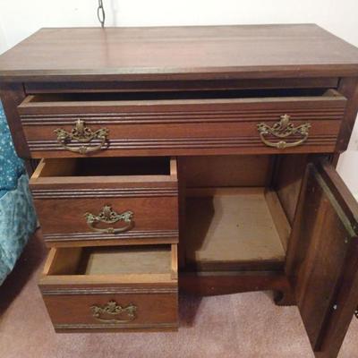 Sale Photo Thumbnail #226: Antique 