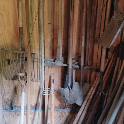 Sale Photo Thumbnail #42: Yard tools