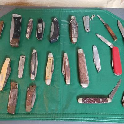Sale Photo Thumbnail #5: Vintage pocket knives 