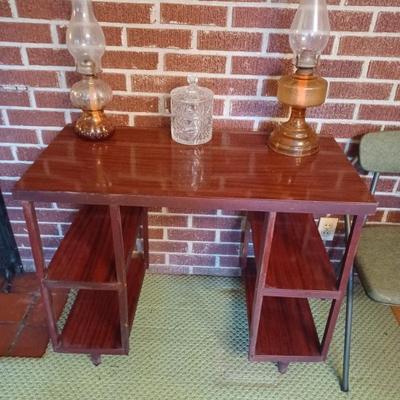 Sale Photo Thumbnail #275: Hurricane lamps 