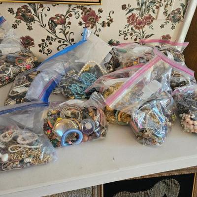 Sale Photo Thumbnail #170