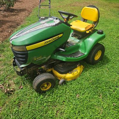John Deere Riding Mower