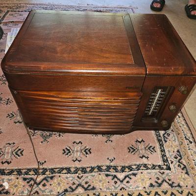 1940's Philco turntable & Radio