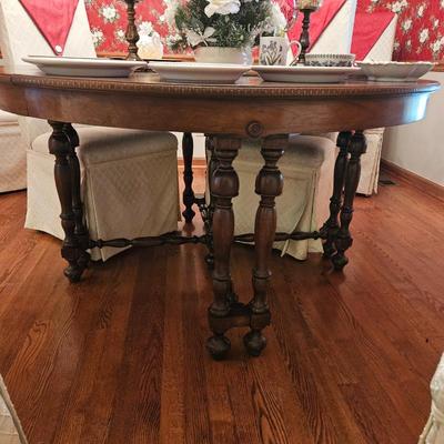 Sale Photo Thumbnail #25: Dinning room table w/6 chairs