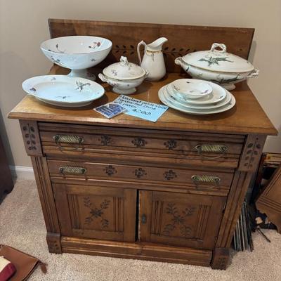 Sale Photo Thumbnail #94: Haviland China set