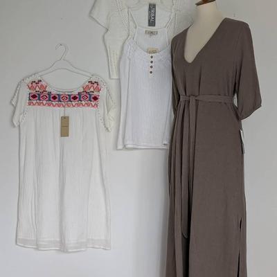 Women's New With Tags Clothing 