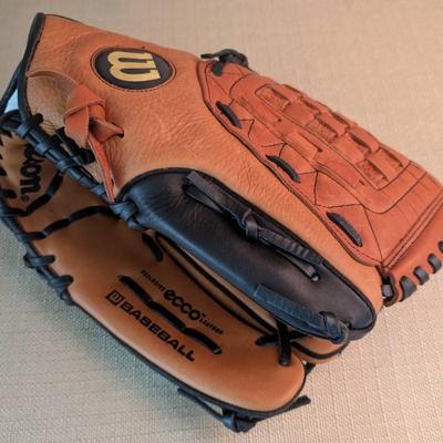 Wilson Leather Baseball Glove
