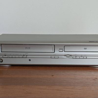 Emerson VCR / DVD Player 