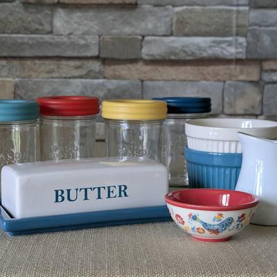 Pioneer Woman and More Kitchen Items 
