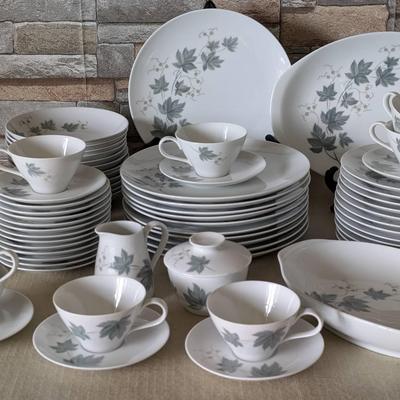 Noritake Wild Ivy Cook'n Serve China