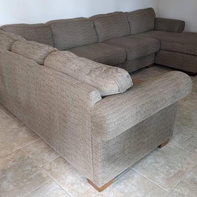 Stratford Sectional Sofa