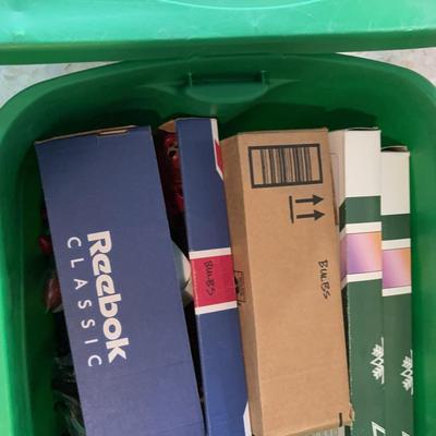 Christmas Decor 18 Gallon Tote: Mystery Lot 4
