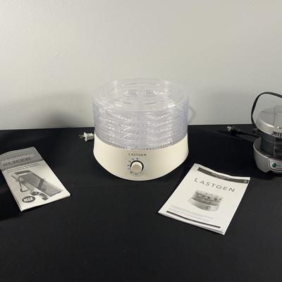 Mandolin, Dehydrator And Breakfast Sandwich Maker 