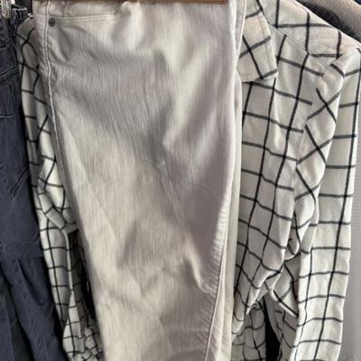 Sale Photo Thumbnail #154