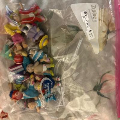 Sale Photo Thumbnail #130: 14 vintage Cabbage patch figurines