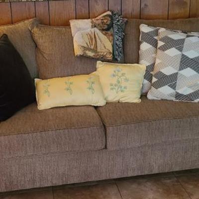 Sale Photo Thumbnail #98