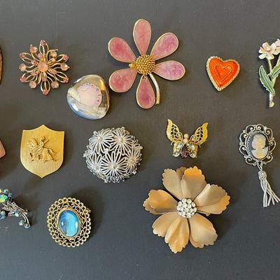 Lot of 16 Vintage Pins & Brooches – Unique Styles & Timeless Charm