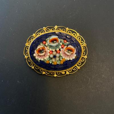 Vintage Italian Micro Mosaic Floral Brooch – Exquisite Detail in Miniature Art