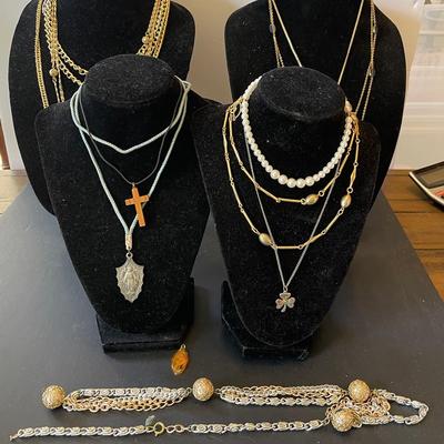 Lot of 11 Costume Jewelry Necklaces + 1 Religious Pendant – Includes Wooden Cross & Faith-Inspired P