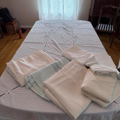 Vtg Table Cloths