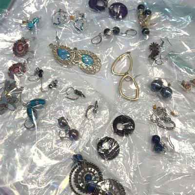 Sale Photo Thumbnail #248: Costume Earrings 