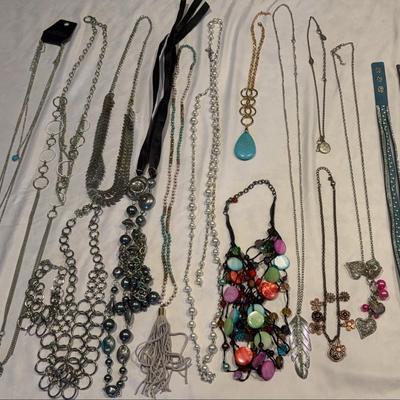 Sale Photo Thumbnail #239: Costume Necklaces 4