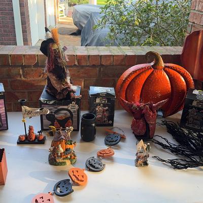 Sale Photo Thumbnail #74: Halloween Decor