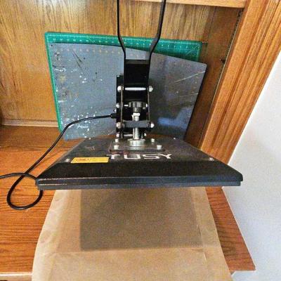 Sale Photo Thumbnail #234: Tusy Heat Press 