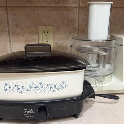 Sale Photo Thumbnail #167: Food Processor And Slow Cooker 