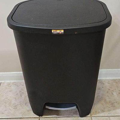 Sale Photo Thumbnail #125: Glad Trash Can 