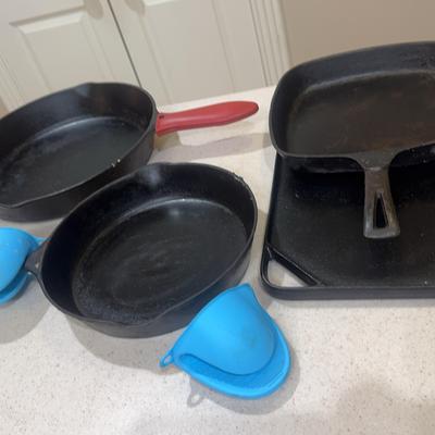 Sale Photo Thumbnail #160: Cast Iron 1