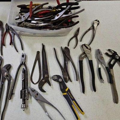 Sale Photo Thumbnail #48: Assorted Pliers 