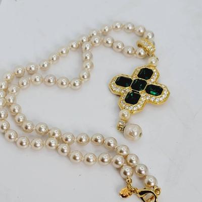 Joan Rivers Cross Green Emerald Crystal Pendant Pearl Necklace RARE! Vintage 