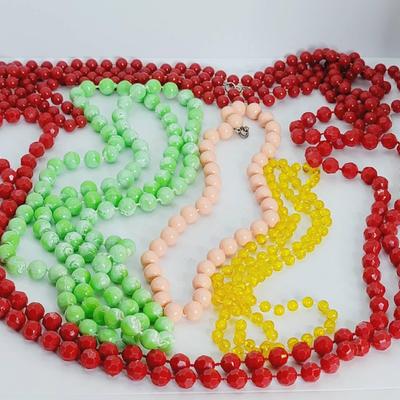 Colorful Collection of Necklaces Vintage Molded Plastic 5pc 