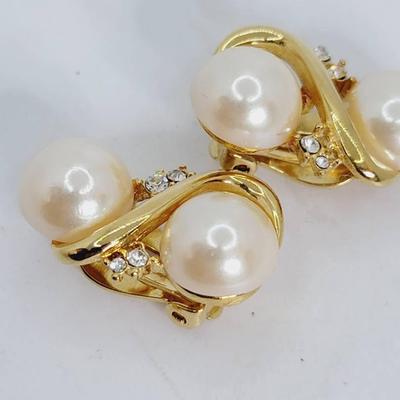 Richelieu Faux Pearl Gold Tone Clip Earrings