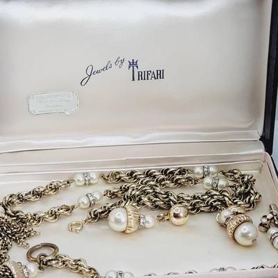 Rare Trifari Crown Jewels Tassel Rhinestone Parure In Original Box