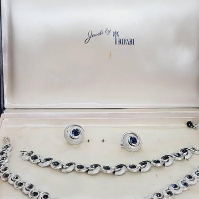 Rare Trifari Crown Jewels Blue Mod Rhinestone Parure In Original Box