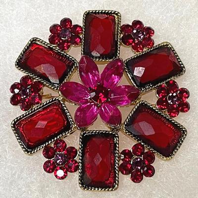 Unique Vintage Brooch