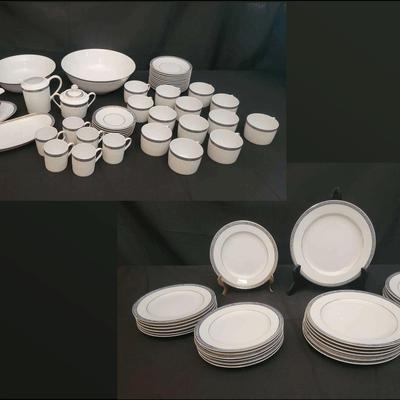 Bernardaud Limoges “Antinea Bleu” China Set | France