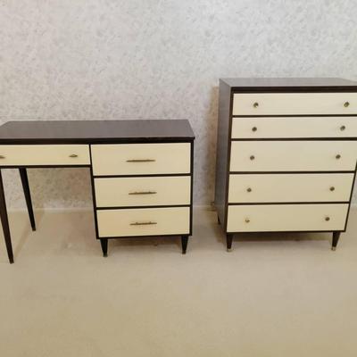 Mid-Century Modern Two-Piece Bedroom Set – Desk & 5-Drawer Chest